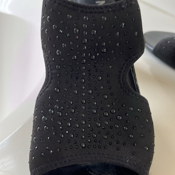 Anne Klein Dress Heels - Picture 5 of 7